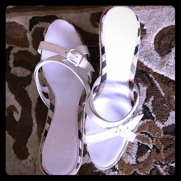 Authenticity Burberry Wedges - Picture 1 of 7